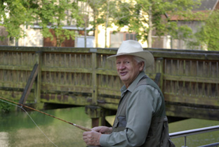 Einem so erfahrenen Fliegenfischer wie Heinz Weiland an seinem Hausgewässer zuzusehen lohnt sich immer.